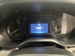 2024 Maxus Deliver 9 Luton Box Van — cab interior
