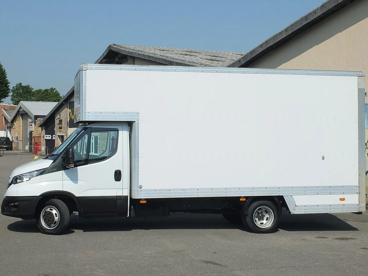 2021 Iveco Daily Luton Box Van — photo 1 of 20