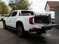 2024 Volkswagen Amarok PickUp Van — rear three-quarter view