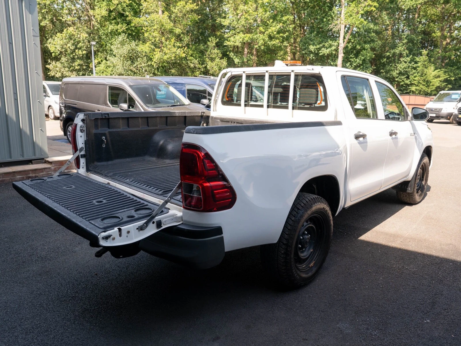 2022 Toyota Hilux Double Cab PickUp Van — photo 1 of 29
