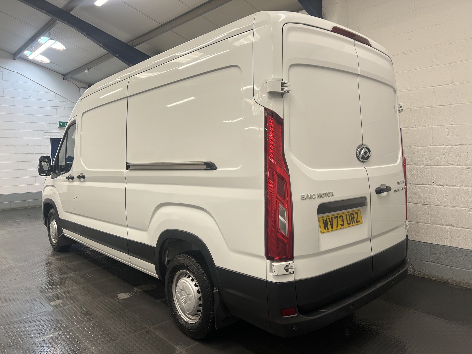 2023 Maxus Deliver 9 High Roof Panel Van — photo 2 of 23