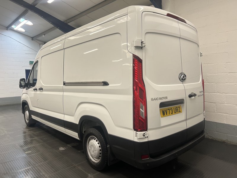 2023 Maxus Deliver 9 High Roof Panel Van — photo 2 of 23