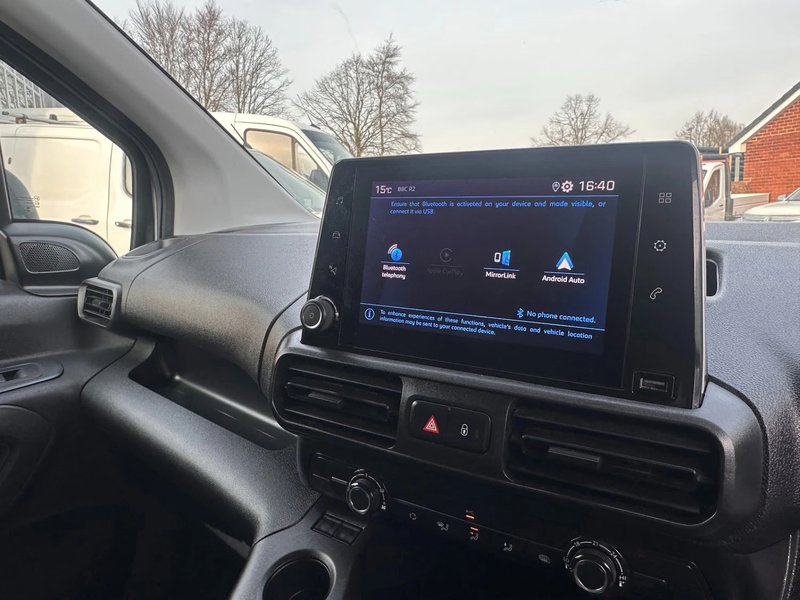 2023 Peugeot Partner Panel Van — photo 2 of 3