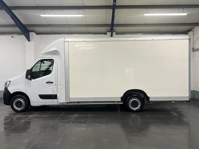 2024 Renault Master Luton Box Van