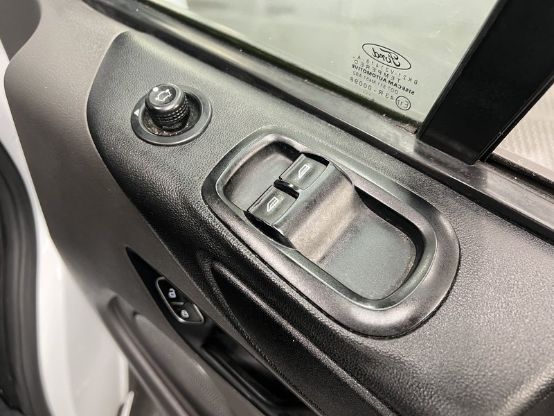 2020 Ford Transit Custom Panel Van — photo 2 of 27