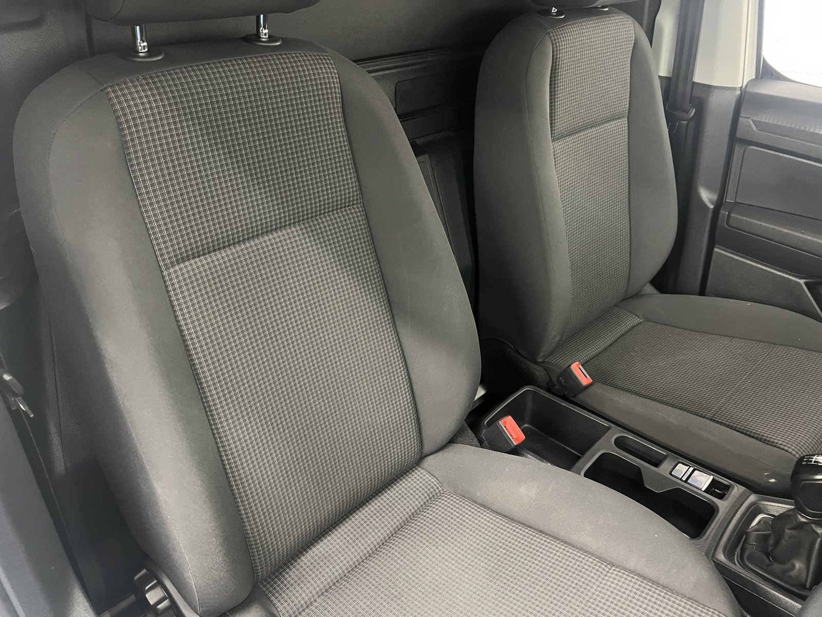 2021 Volkswagen Caddy Panel Van — photo 2 of 20
