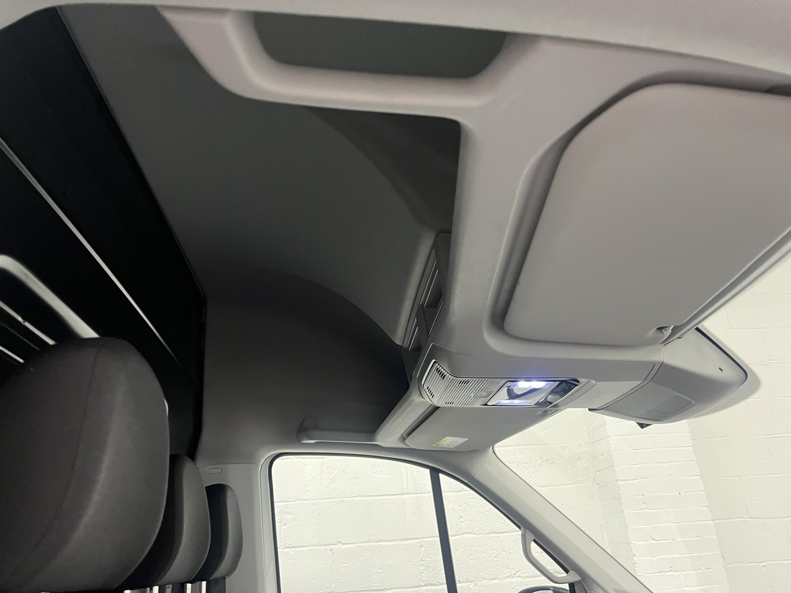 2025 Volkswagen Crafter High Roof Panel Van — photo 2 of 25