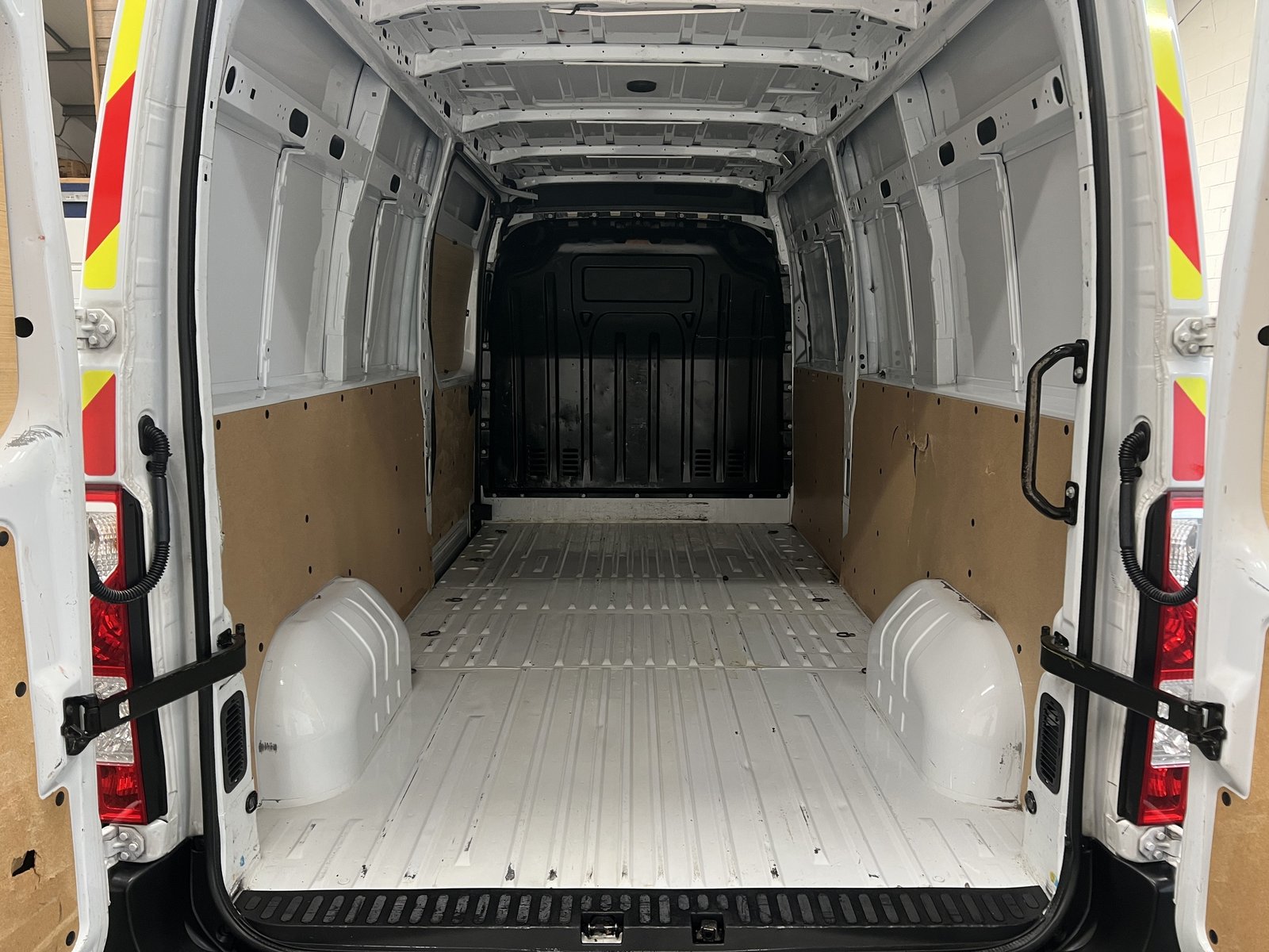 2023 Renault Master Panel Van — photo 16 of 16