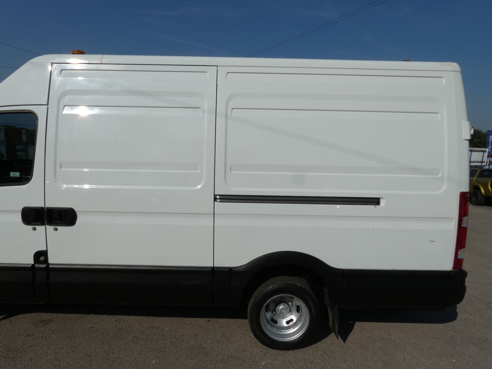 2010 Iveco Daily Panel Van — photo 1 of 12