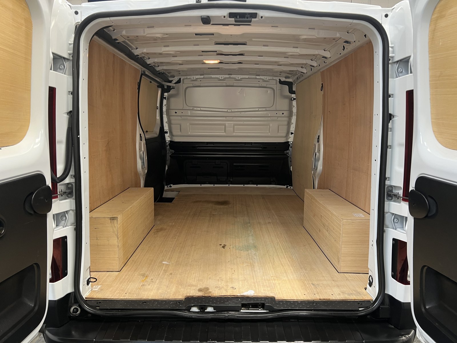 2023 Renault Trafic Panel Van — photo 16 of 16