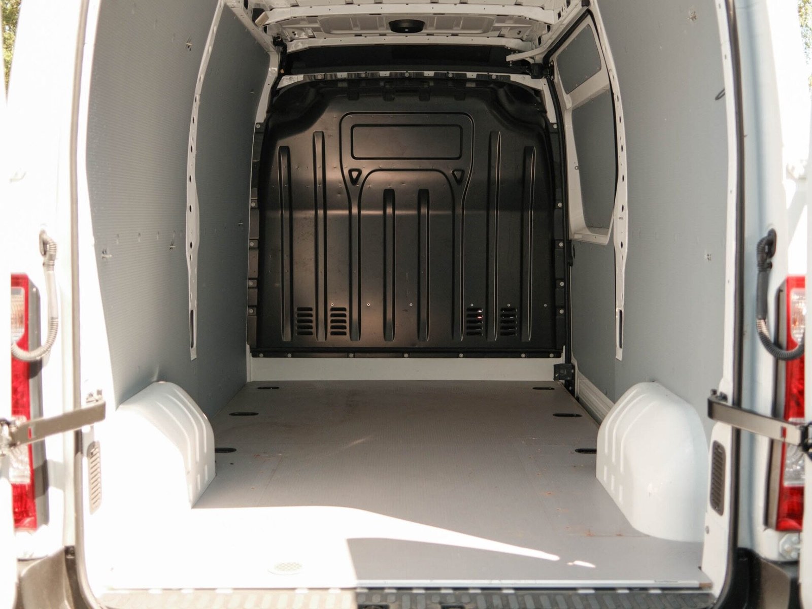 2025 Vauxhall Movano Panel Van — photo 1 of 1