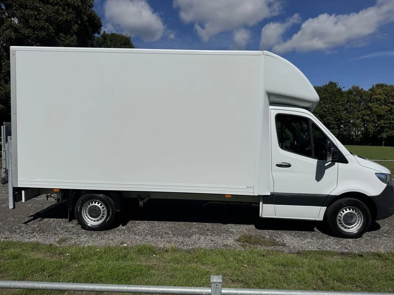 2022 Mercedes-Benz Sprinter Luton Box Van