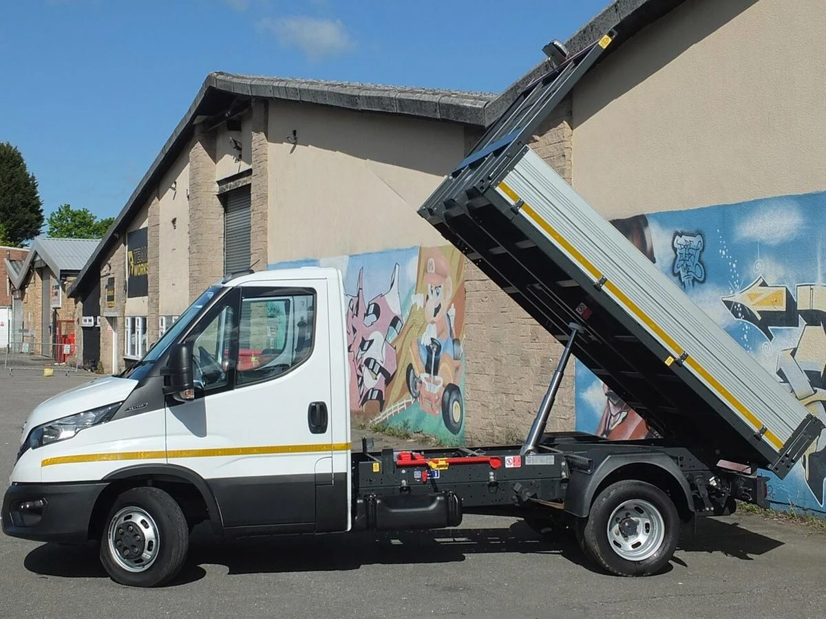 2023 Iveco Daily Tipper Van — side view