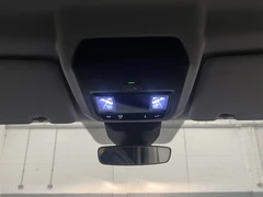 2022 Volkswagen Caddy Panel Van — cab interior
