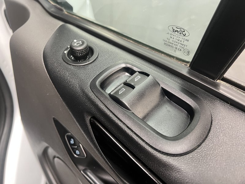 2023 Ford Transit Custom Panel Van — photo 2 of 29