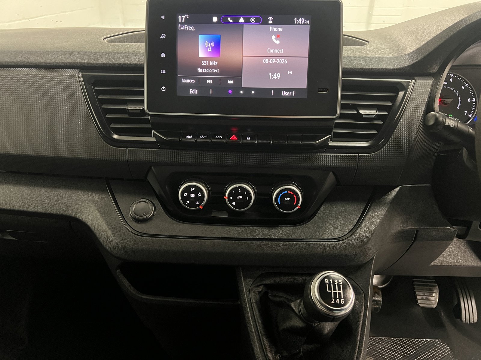 2023 Renault Trafic Panel Van — photo 5 of 5