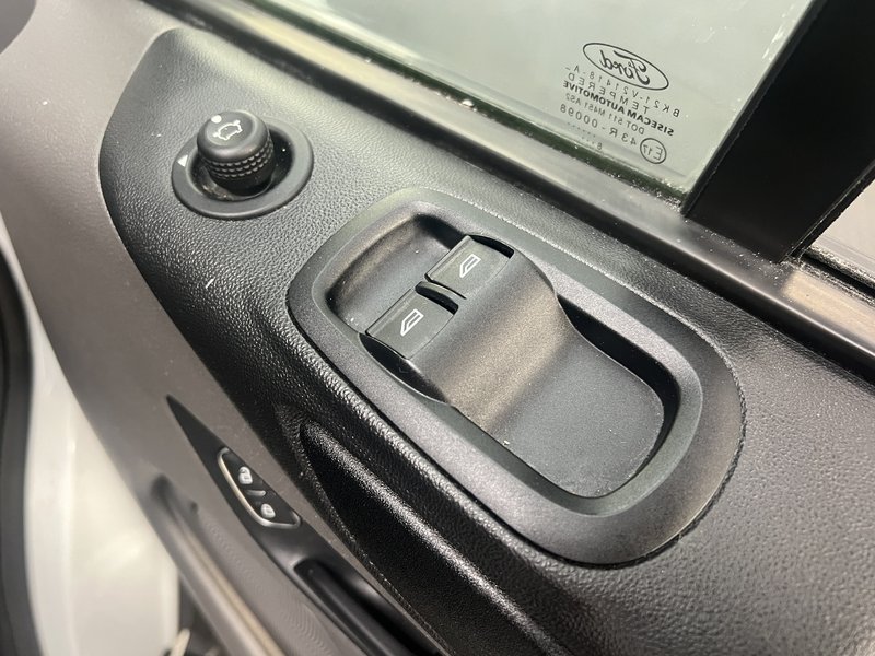 2019 Ford Transit Custom Panel Van — photo 3 of 10