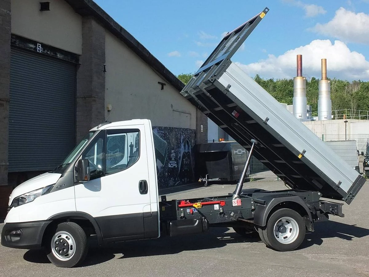 2021 Iveco Daily Tipper Van — side view