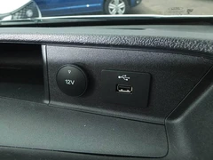 2022 Ford Transit Luton Box Van — detail