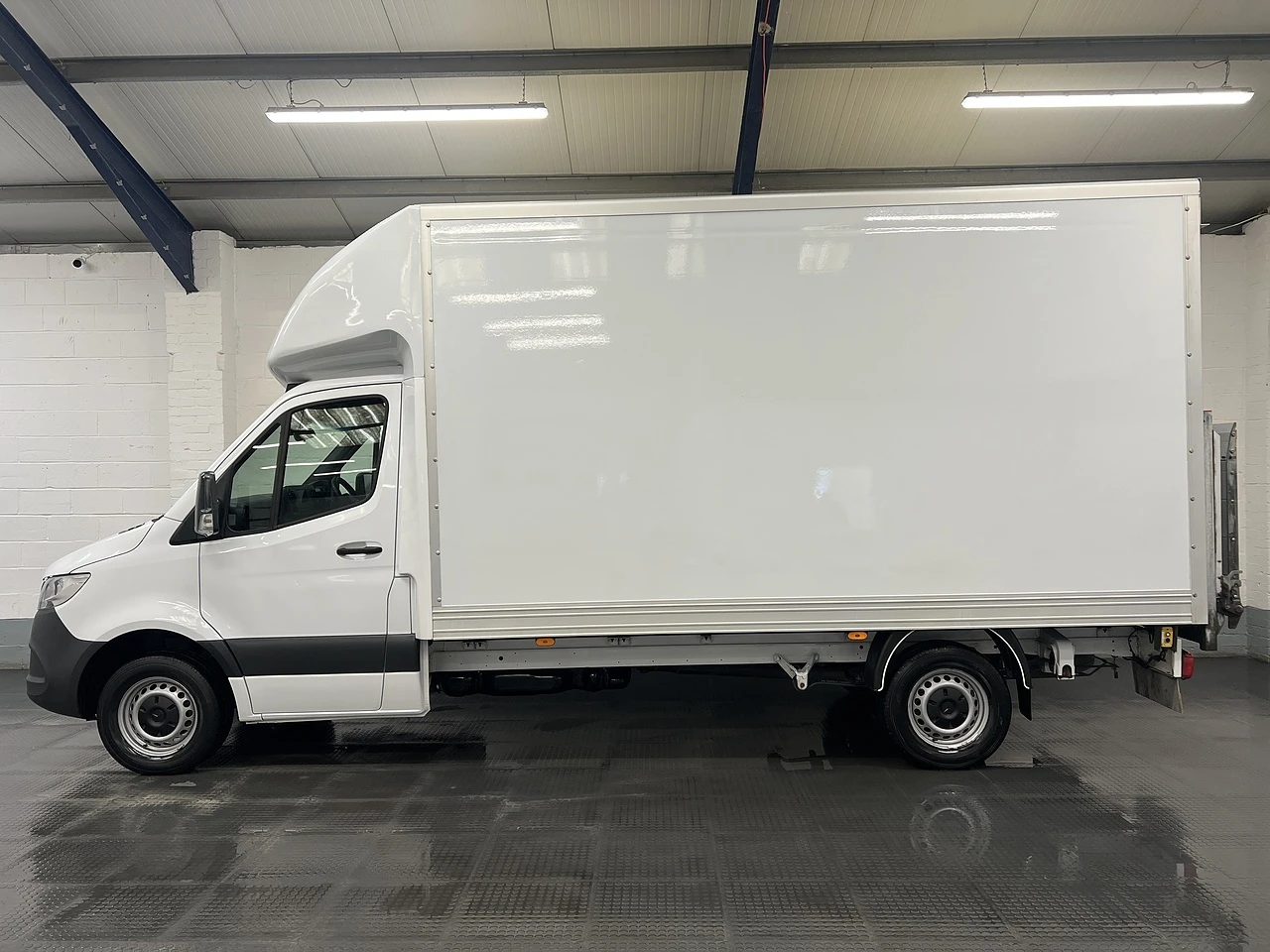 2023 Mercedes-Benz Sprinter Luton Box Van — photo 1 of 43