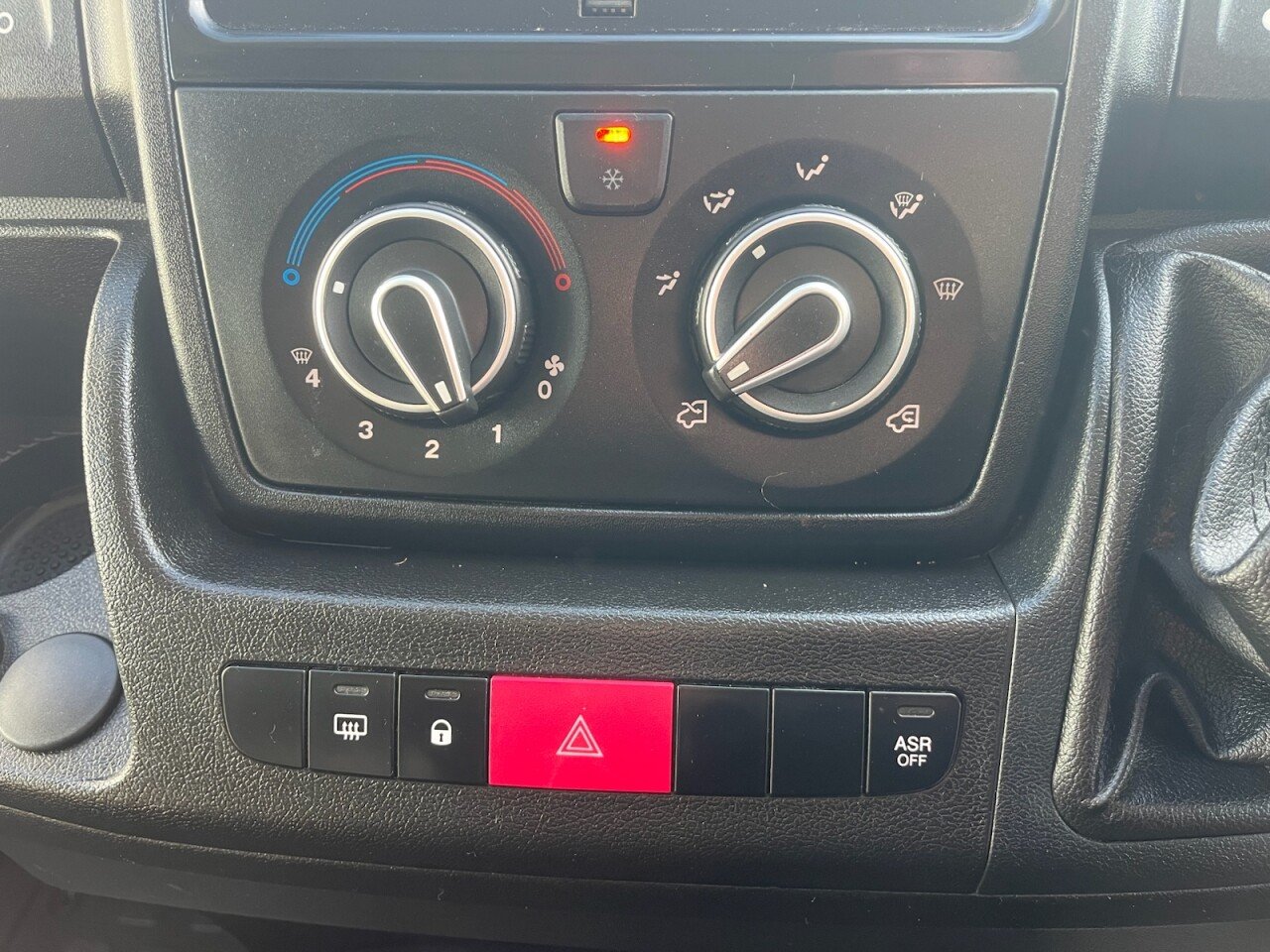 2023 Peugeot Boxer High Roof Panel Van — photo 10 of 10