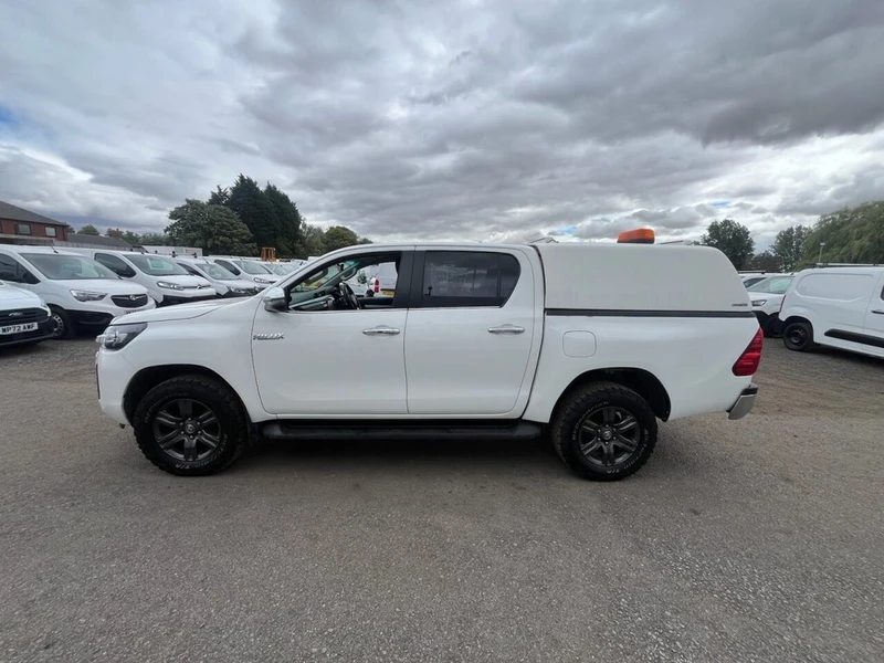 2023 Toyota Hi-lux Double Cab PickUp Van
