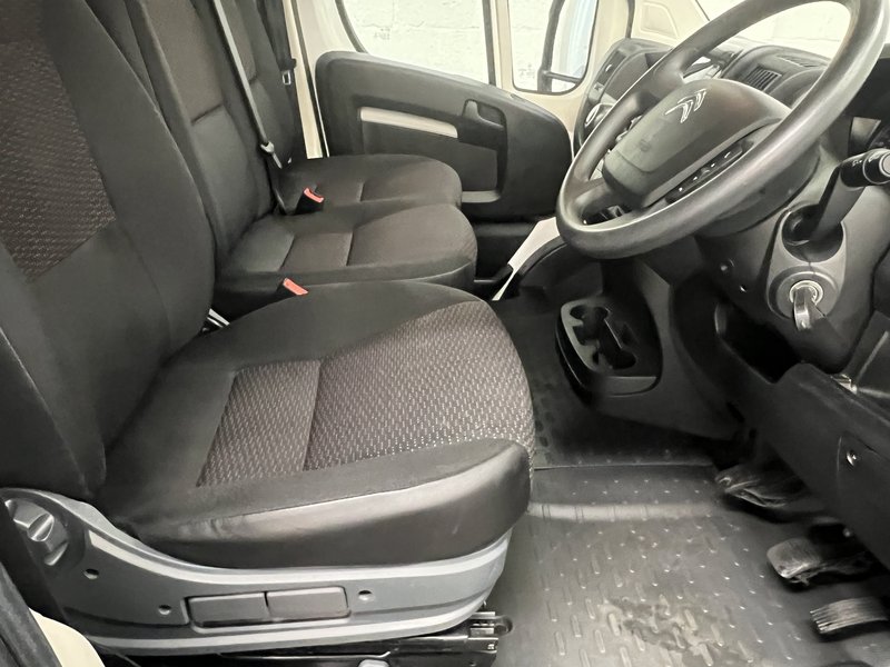 2020 Citroen Relay Panel Van — photo 3 of 27