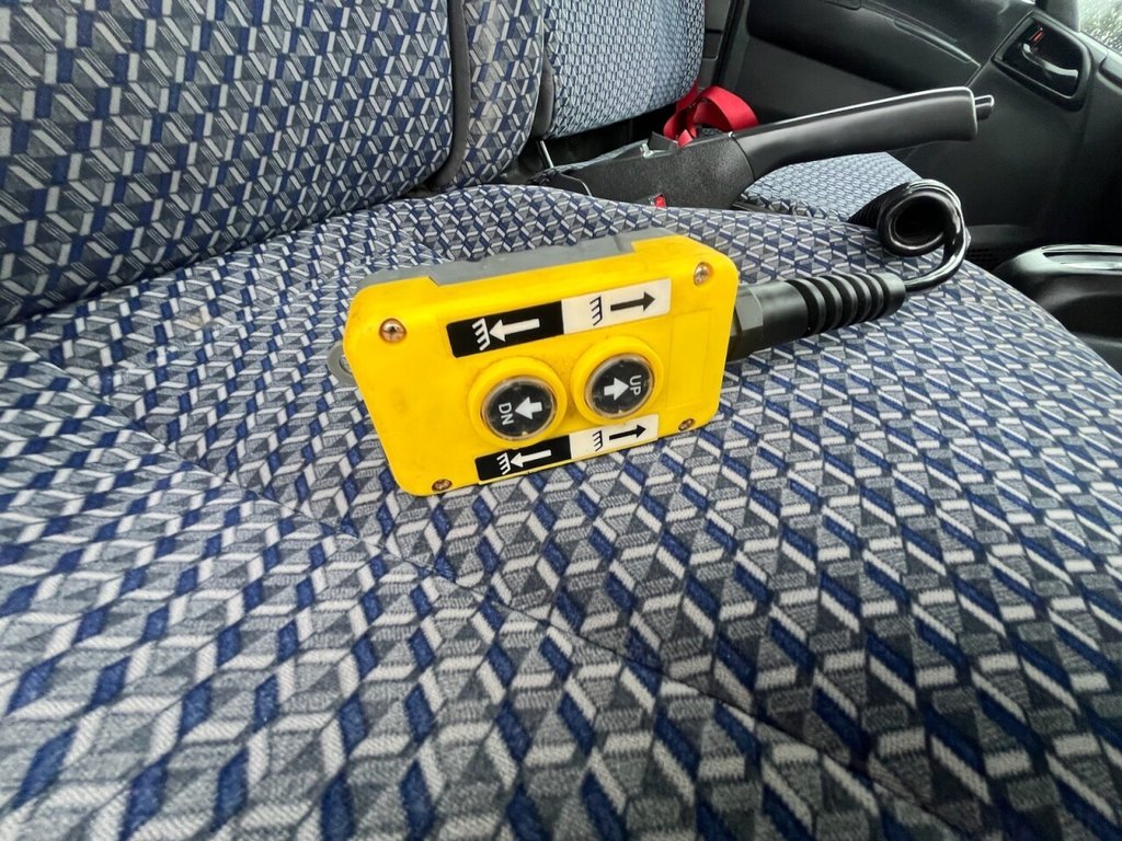 2023 Isuzu Grafter Tipper Van — cab interior