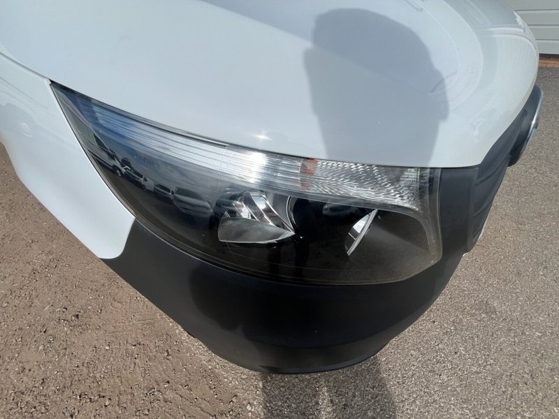 2022 Mercedes-Benz Vito Panel Van — photo 3 of 12