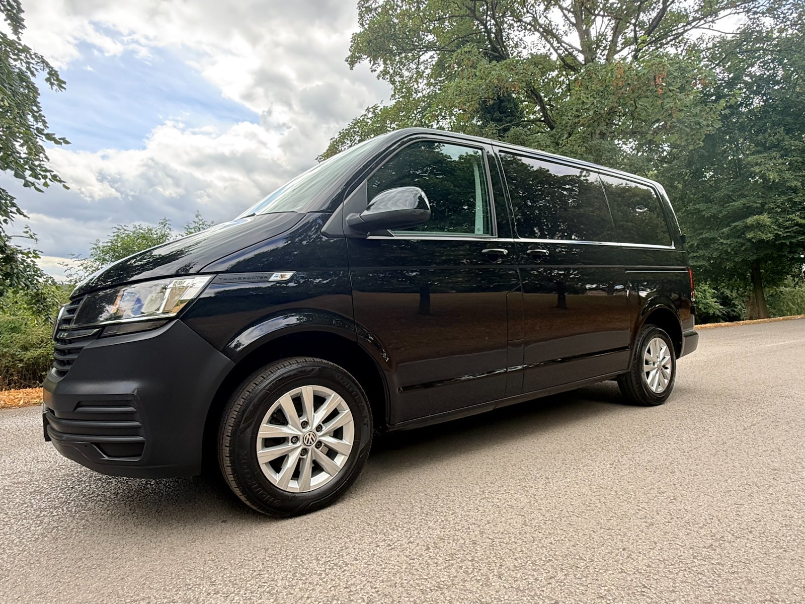 2022 Volkswagen Transporter Panel Van — photo 1 of 1