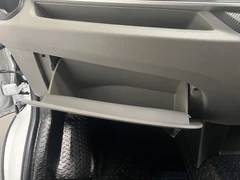 2024 Maxus Deliver 9 Luton Box Van — cab interior