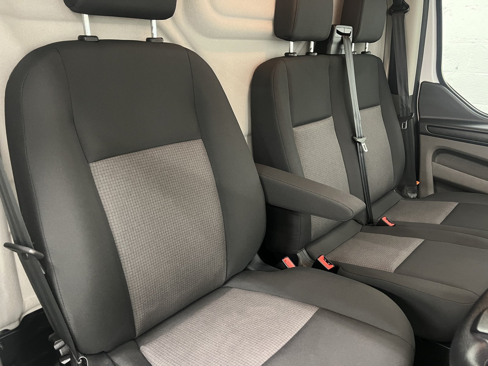 2023 Ford Transit Custom Panel Van — photo 1 of 1