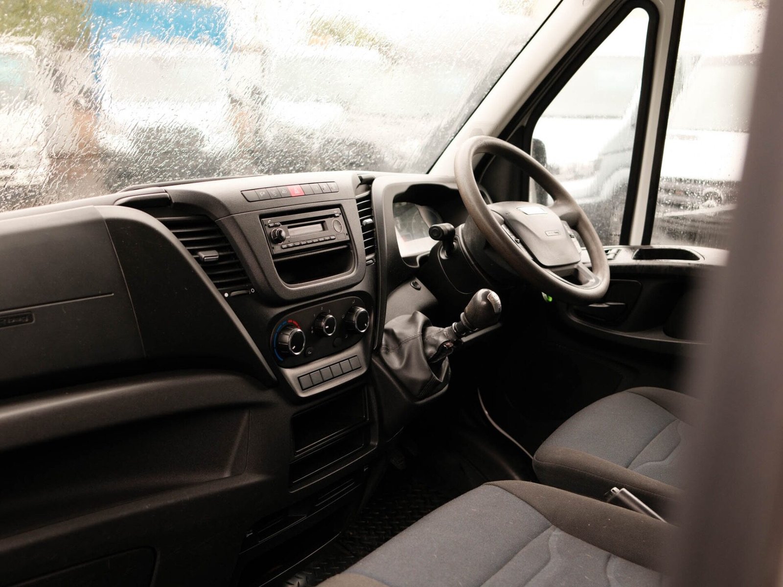 2017 Iveco Daily Panel Van — photo 1 of 2