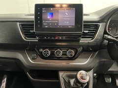 2022 Renault Trafic Luton Low Loader Van — cab interior