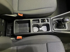 2022 Volkswagen Caddy Panel Van — cab interior