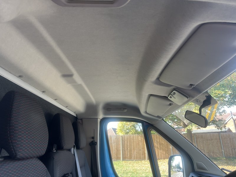 2023 Peugeot Boxer FlatBed Van — photo 2 of 23