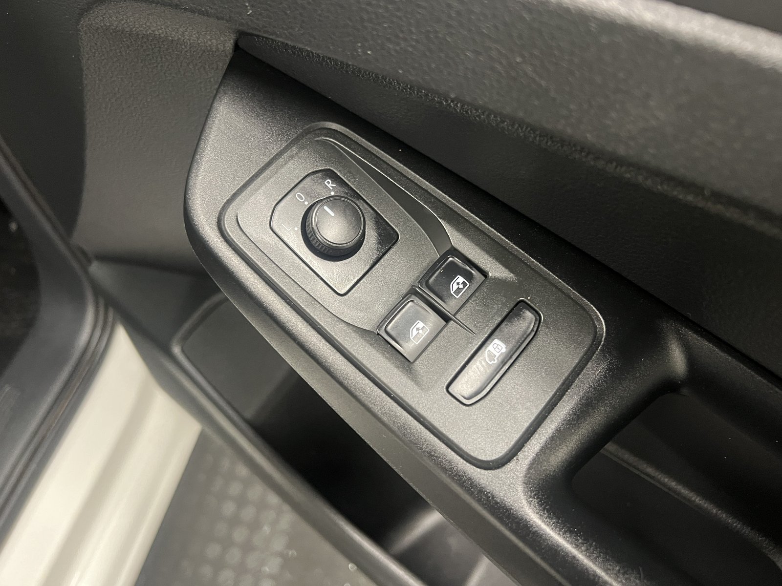 2023 Volkswagen Caddy Panel Van — photo 1 of 1