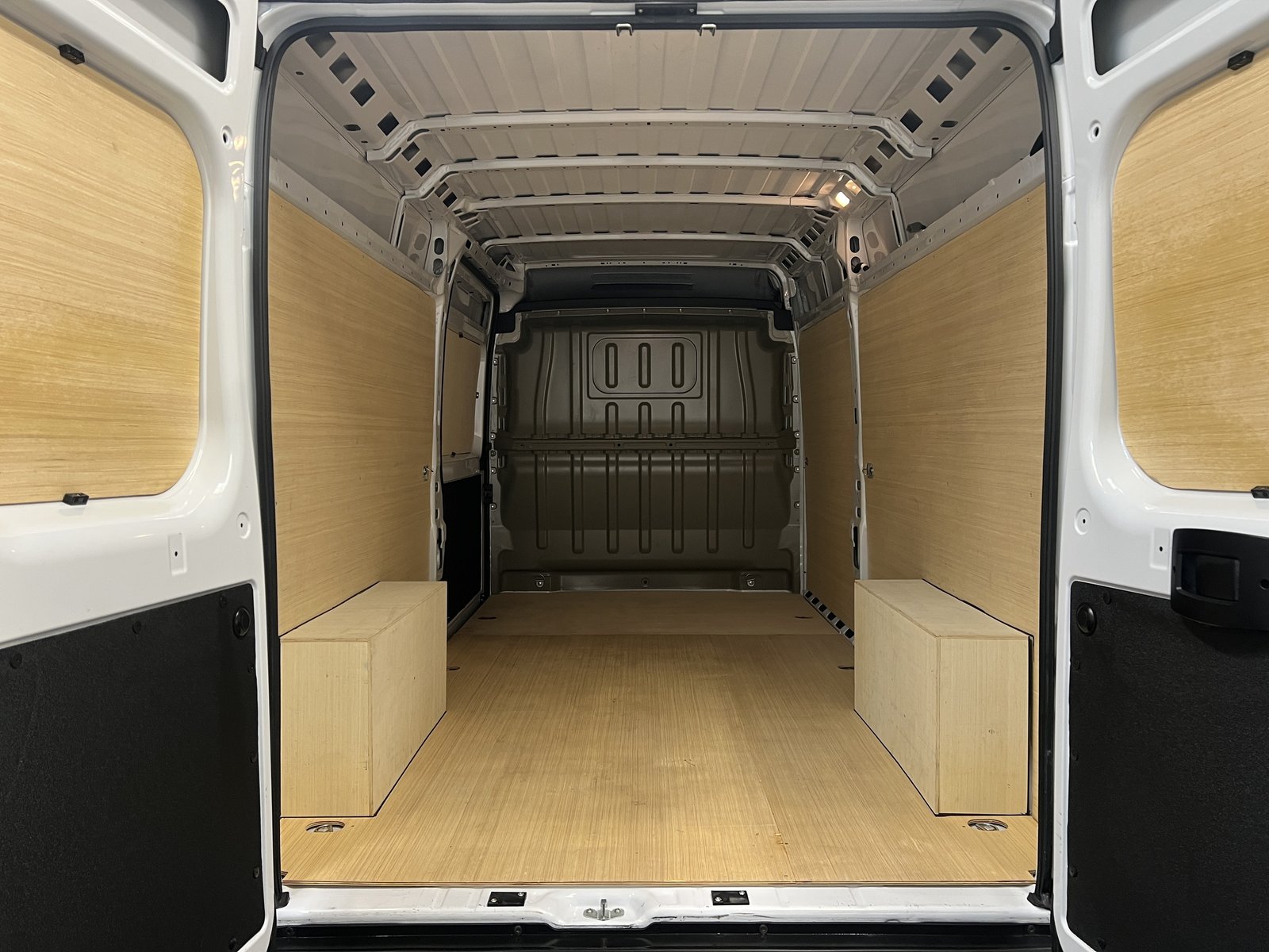 2025 Peugeot Boxer High Roof Panel Van — photo 10 of 10