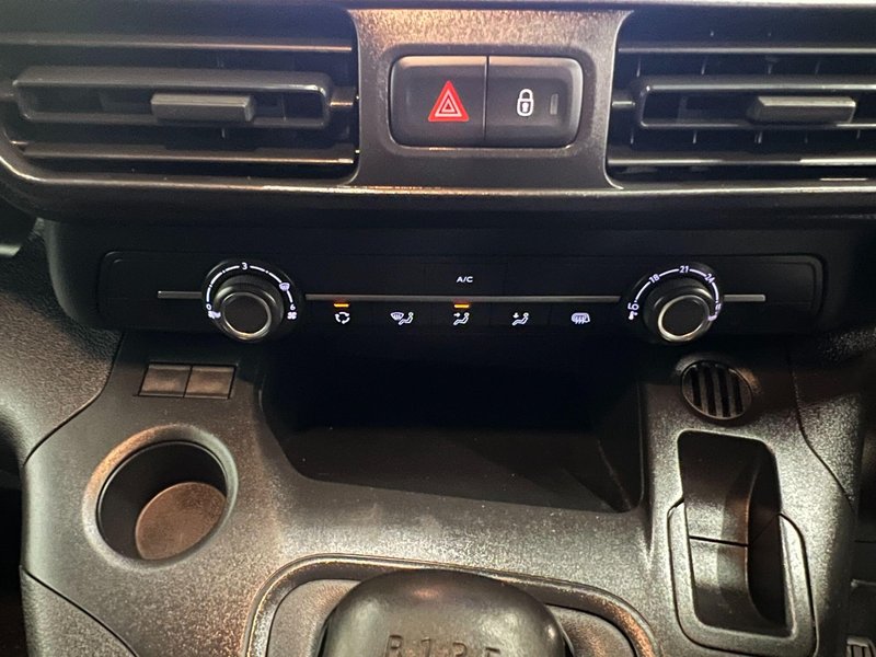 2023 Toyota Proace City Panel Van — photo 3 of 16
