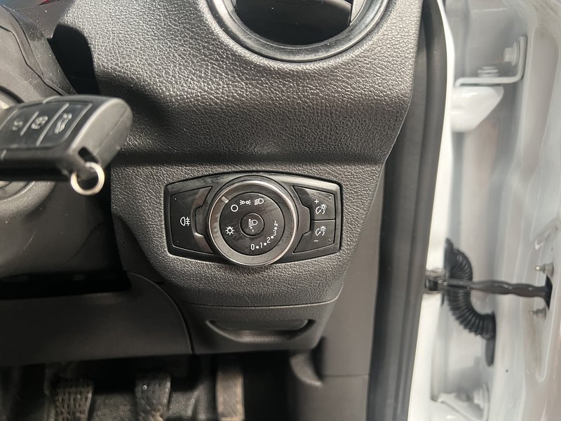 2022 Ford Transit Courier Panel Van — photo 3 of 11