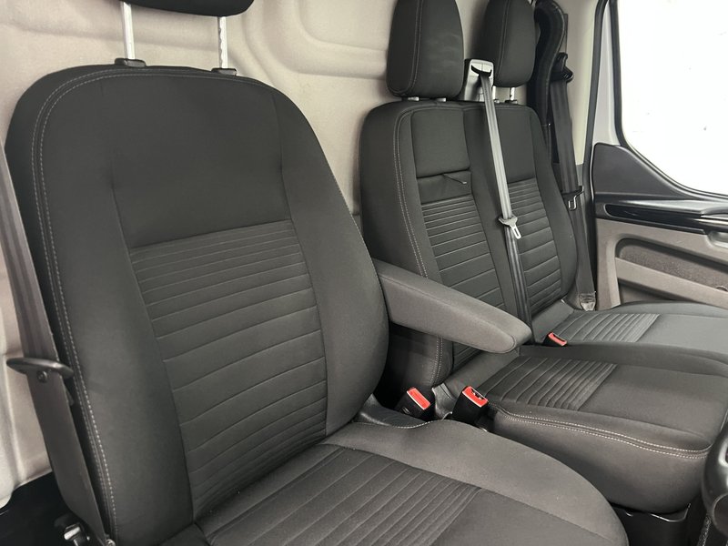 2023 Ford Transit Custom Panel Van — photo 2 of 30