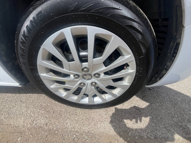 2023 Peugeot Expert Panel Van — photo 3 of 11