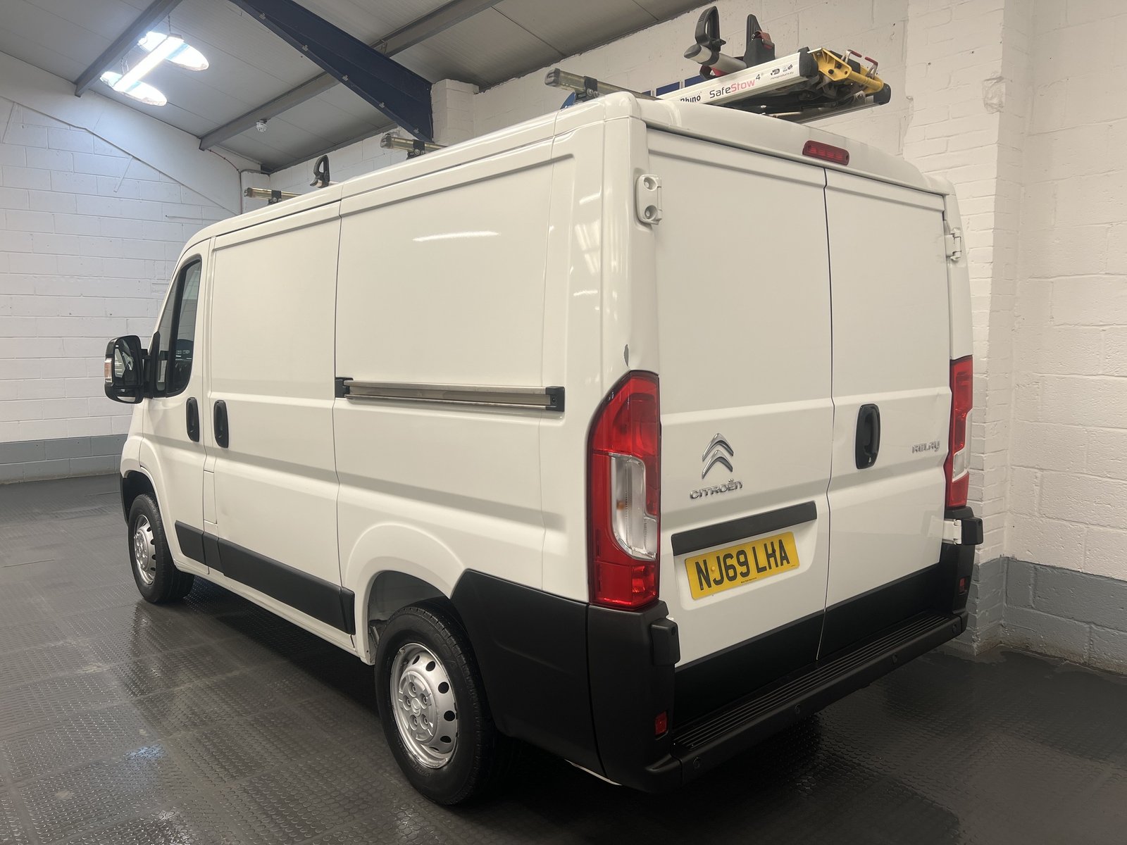 2020 Citroen Relay Panel Van — photo 1 of 23
