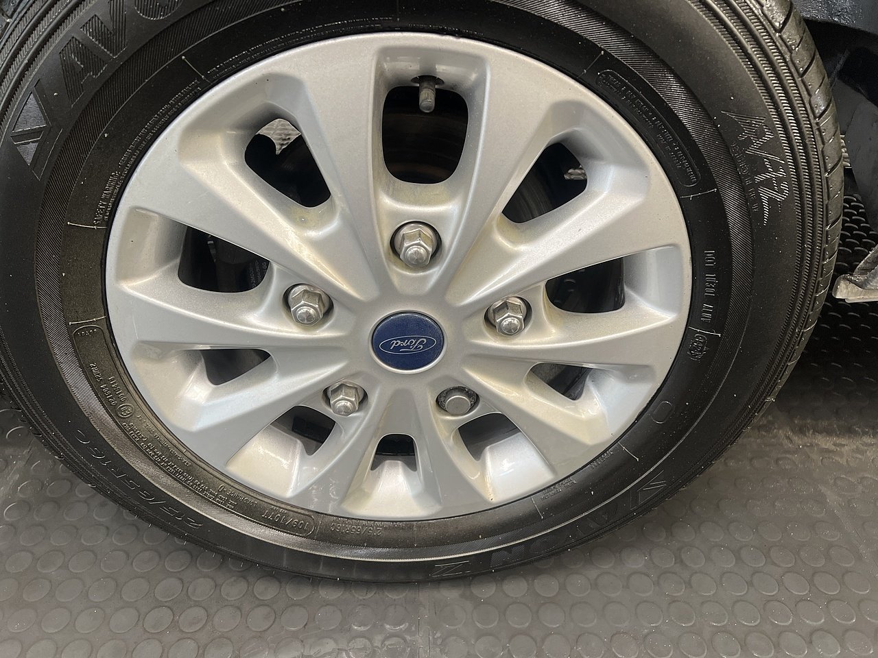 2023 Ford Transit Custom Panel Van — detail
