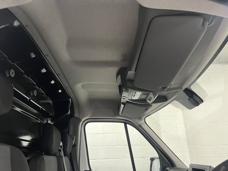 2023 Renault Master Panel Van — photo 2 of 19