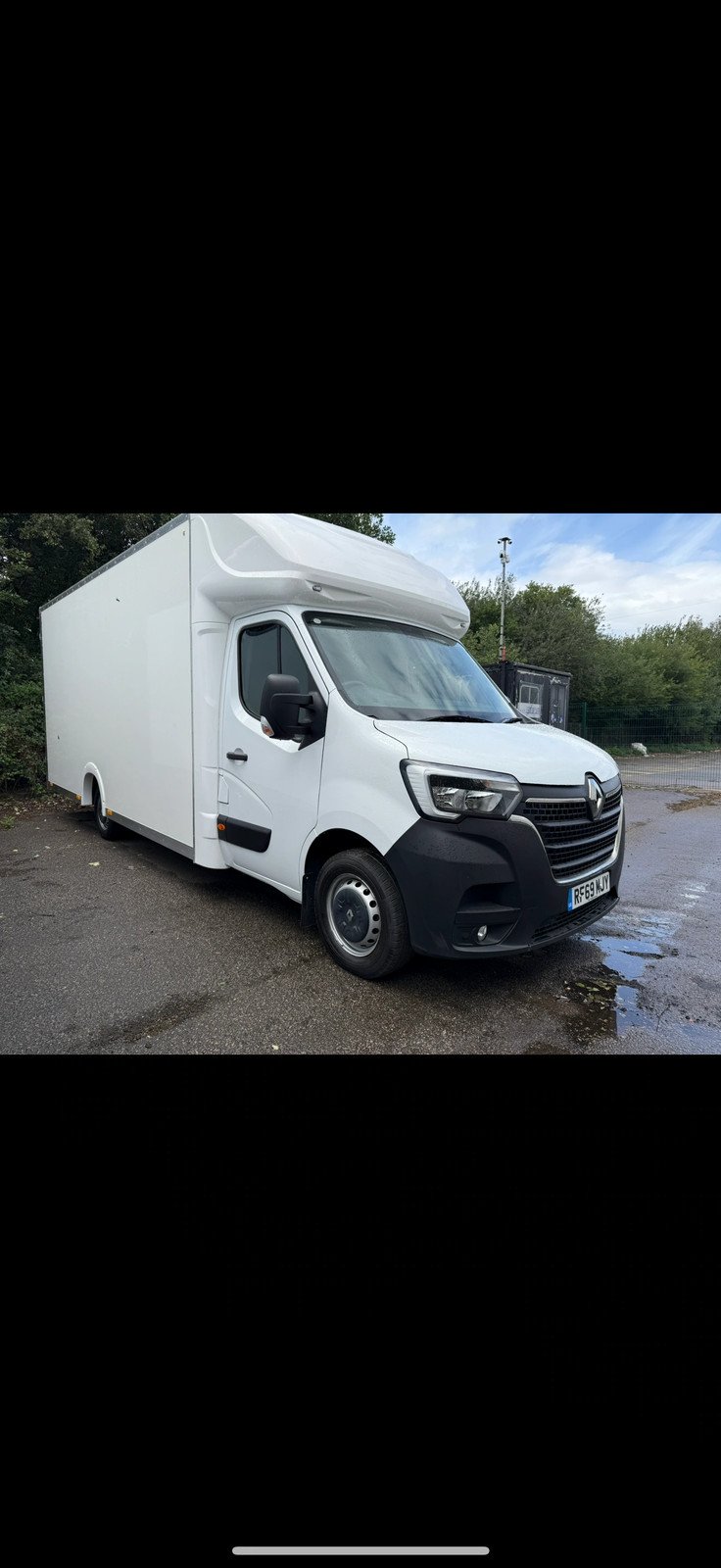 2020 Renault Master Luton Low Loader Van — photo 2 of 3