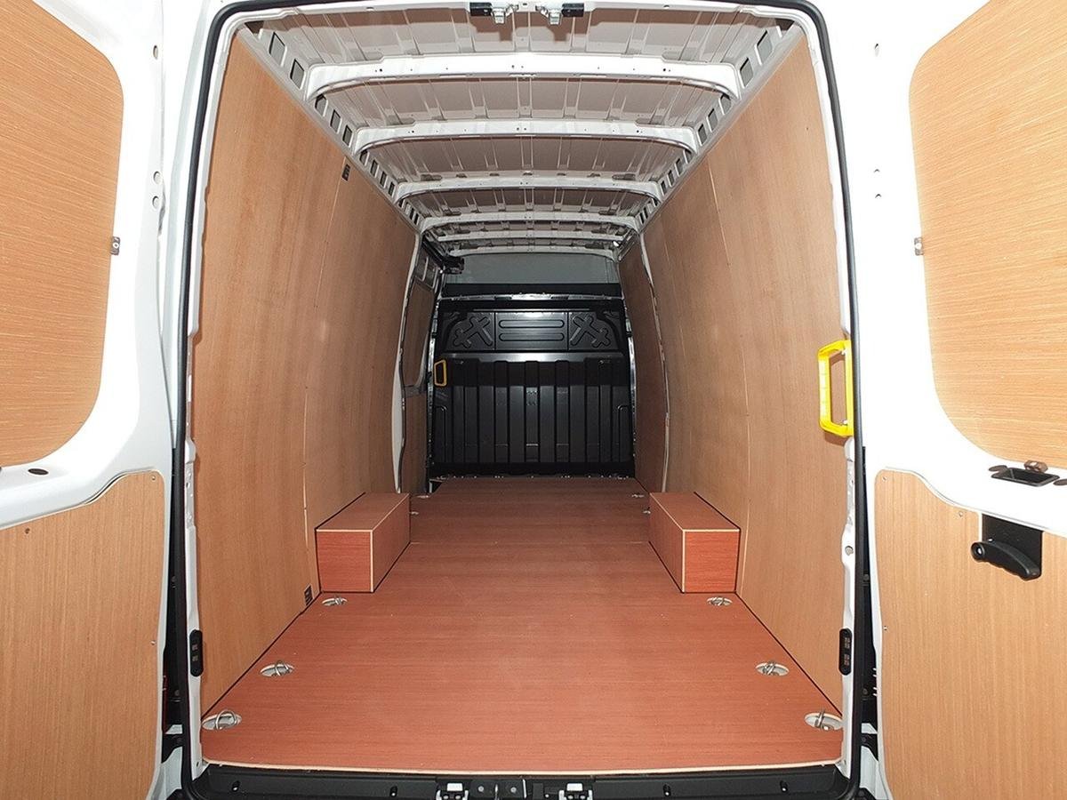 2024 Iveco Daily Panel Van — photo 2 of 10