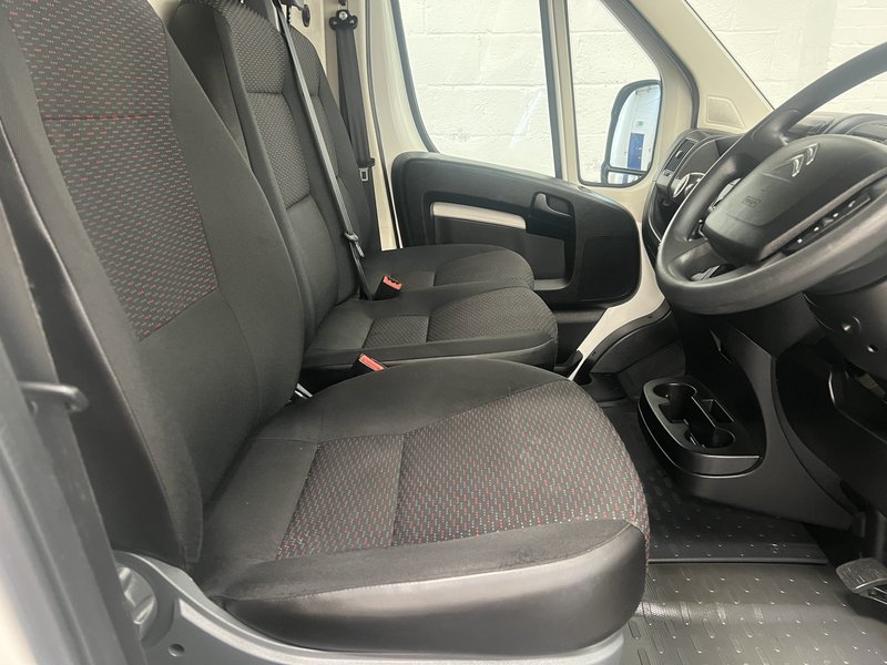 2020 Citroen Relay Panel Van — photo 3 of 23