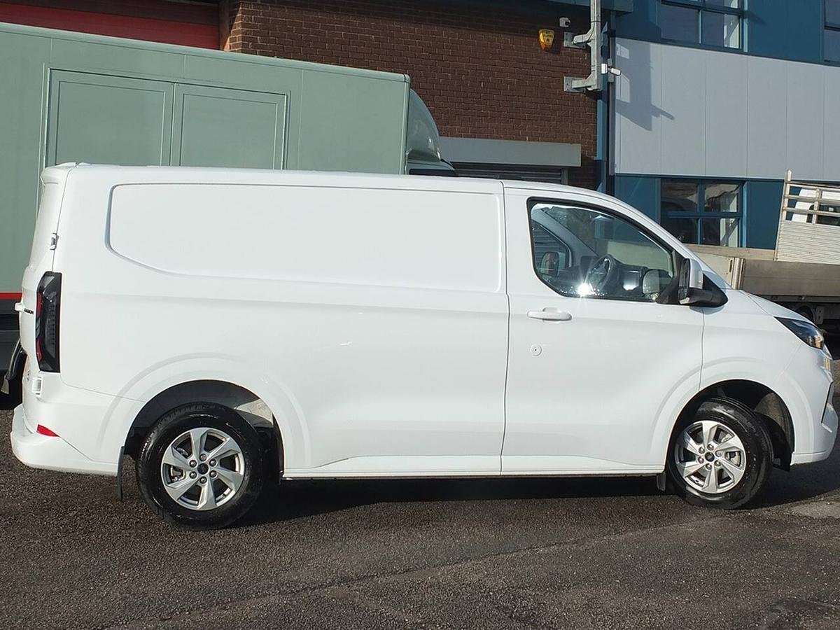 2023 Ford Transit Custom Panel Van — photo 14 of 14