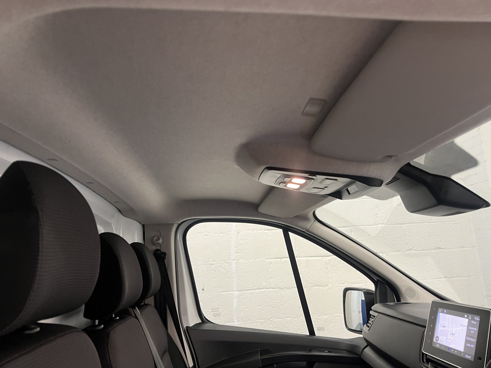2024 Renault Trafic High Roof Panel Van — photo 1 of 3